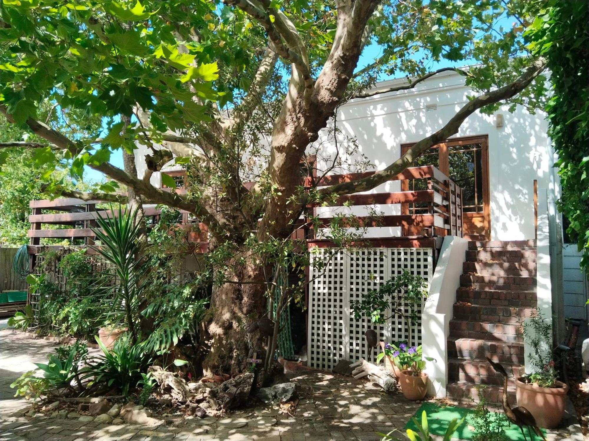 Vakantiehuis Restful Tree House In Little Mowbray *